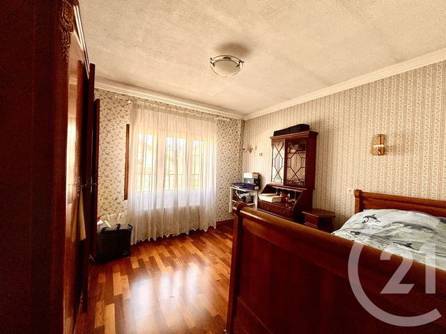 Afficher la photo en grand maison à vendre - 6 pièces - 167.6 m2 - NEUILLY SUR MARNE - 93 - ILE-DE-FRANCE - Century 21 Calmette