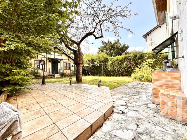 Afficher la photo en grand maison à vendre - 6 pièces - 167.6 m2 - NEUILLY SUR MARNE - 93 - ILE-DE-FRANCE - Century 21 Calmette