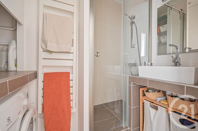 Appartement F3 à vendre - 3 pièces - 69.1 m2 - PARIS - 75018 - ILE-DE-FRANCE - Century 21 Calmette