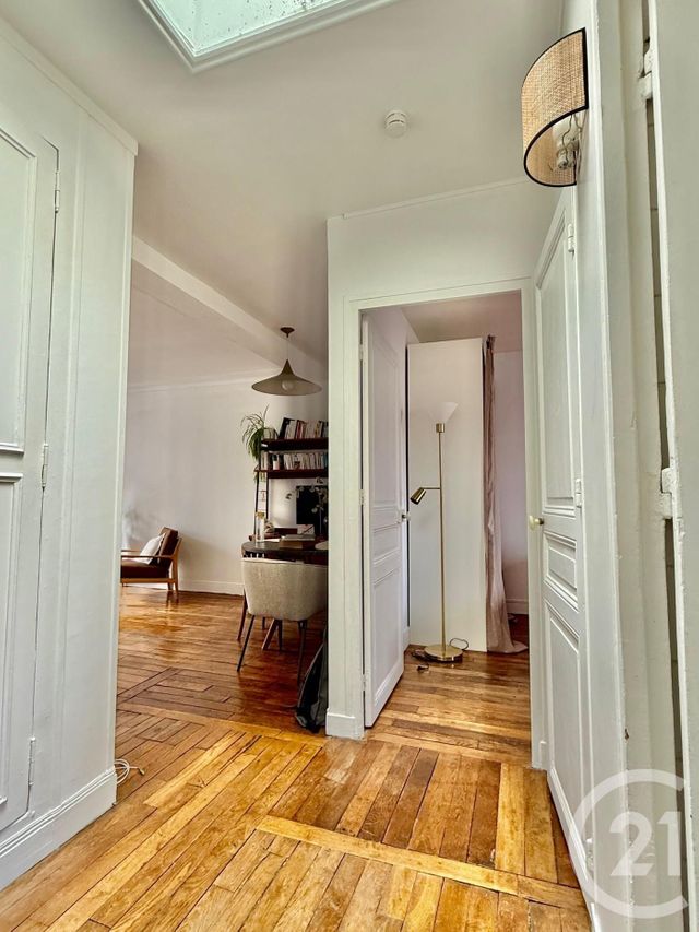 Afficher la photo en grand Appartement F2 à vendre - 2 pièces - 38.0 m2 - PARIS - 75018 - ILE-DE-FRANCE - Century 21 Calmette