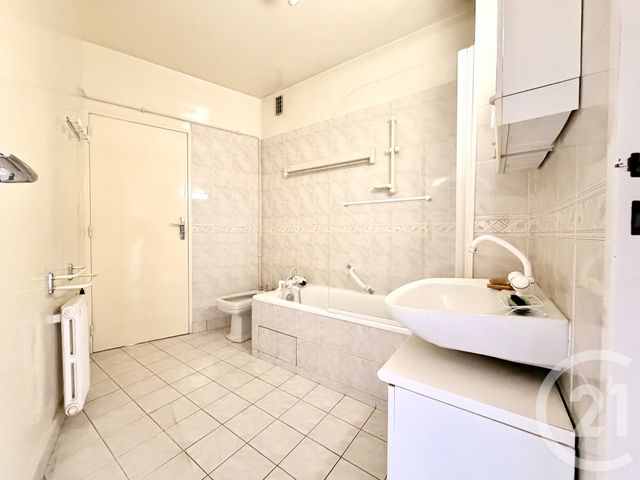 Appartement F3 à vendre - 3 pièces - 82.44 m2 - PARIS - 75016 - ILE-DE-FRANCE - Century 21 Calmette