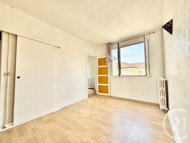 Appartement F2 à vendre - 2 pièces - 36.57 m2 - CLICHY - 92 - ILE-DE-FRANCE - Century 21 Calmette