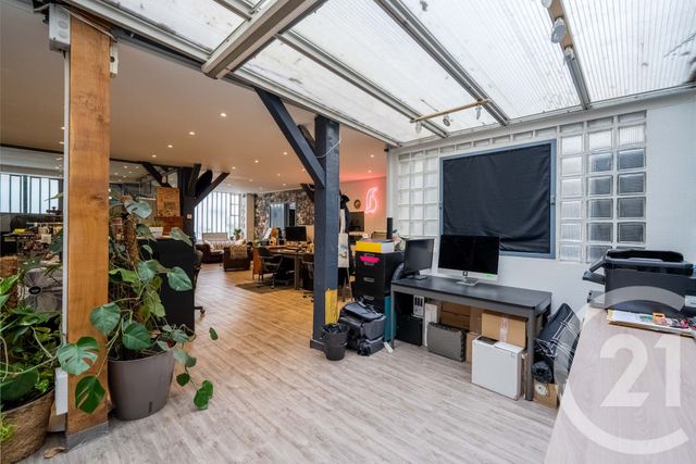 Appartement Atelier d'artiste à vendre - 4 pièces - 112.2 m2 - PARIS - 75011 - ILE-DE-FRANCE - Century 21 Calmette