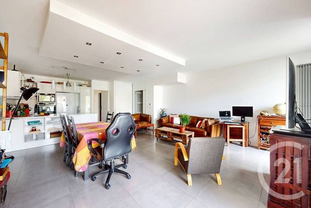 Appartement F3 à vendre - 3 pièces - 74.01 m2 - IVRY SUR SEINE - 94 - ILE-DE-FRANCE - Century 21 Calmette