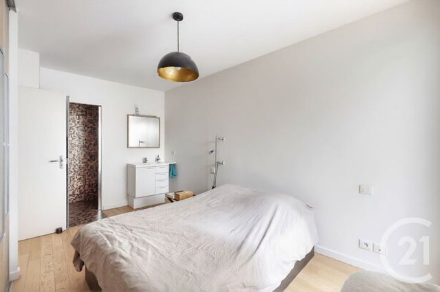 Appartement F3 à vendre - 3 pièces - 74.01 m2 - IVRY SUR SEINE - 94 - ILE-DE-FRANCE - Century 21 Calmette