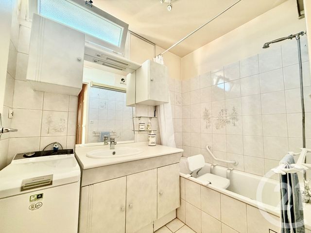 Appartement F3 à vendre - 3 pièces - 57.42 m2 - CLICHY - 92 - ILE-DE-FRANCE - Century 21 Calmette