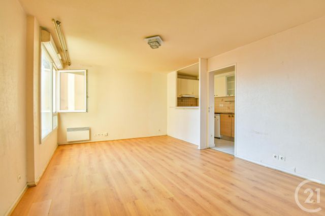 Appartement F3 à vendre - 3 pièces - 62.04 m2 - ST DENIS - 93 - ILE-DE-FRANCE - Century 21 Calmette
